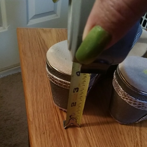 Volatile sandals - Picture 8 of 8